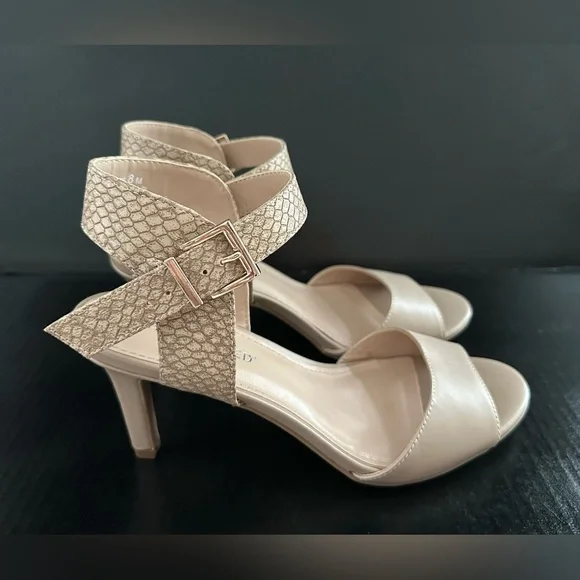 The Limited Beige Open-Toe Heels With a Gold Toned Ankle Strap - Picture 4 of 10